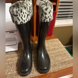 Capelli of New York Black Rain Boots with Faux Fur Cuff